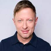 Daniel  Altman